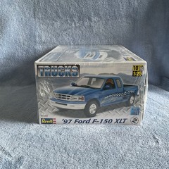Revell ‘97 Ford F-150 XLT Truck 1/25 Scale Model Car Kit #85-7215