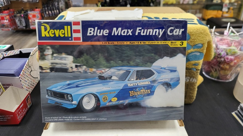 NIB 1999 BLUE MAX FUNNY CAR HARRY SCHMIDT 1/25 REVELL MODEL KIT #85-7661