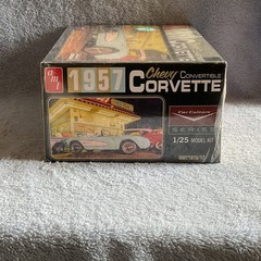 AMT 1957 Chevy Convertible Corvette 1:25 Aqua Unassembled Model Kit