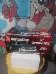AMT Custom Shop / Green Chrysler 300C 1957 1:25 Plastic Model Kit ! Boxed!