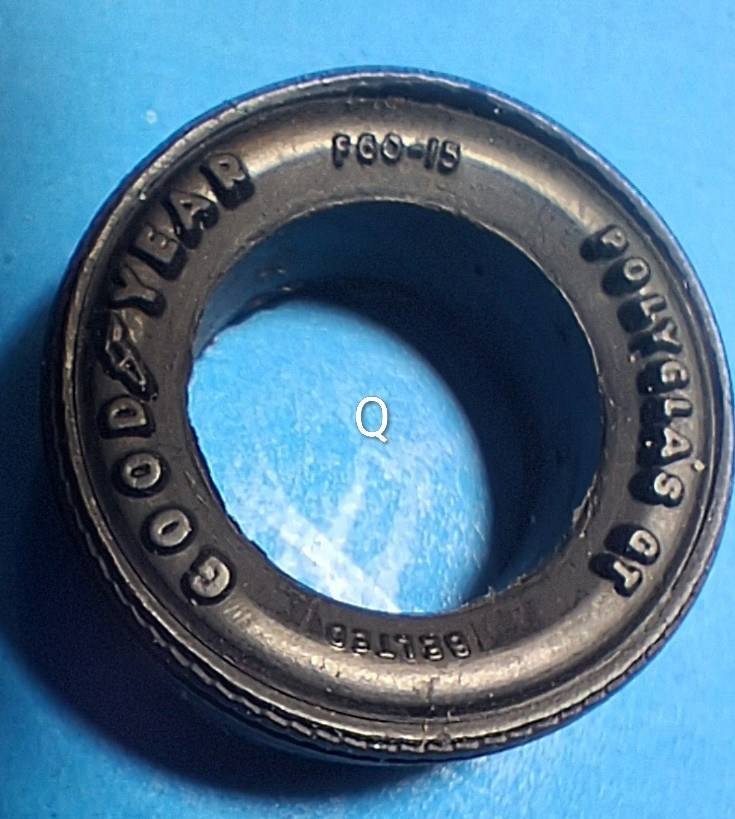 Q GOODYEAR POLYGLAS GT TIRES – MODERN RADIALS – MODEL CAR KIT PARTS LOT