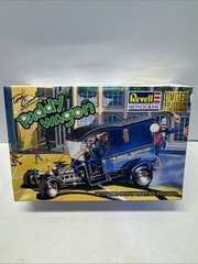LTD ED Revell-Monogram 1:24 Tom Daniel’s Paddy Wagon Kit Figures #85-2543 New!