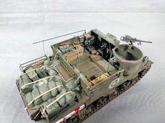 Built 1/35 M7 variant US Army Prime Mover with M1a1 155mm towed howitzer