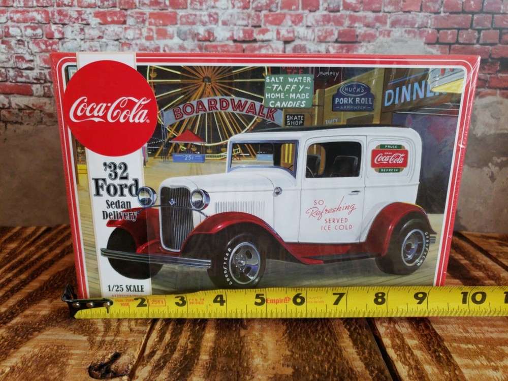 MPC -1/25 scale- 1932 Ford Sedan -Delivery Truck -Coca-Cola , New model kit