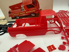 Vintage IMC Dodge LITTLE RED WAGON / Kit No. 107-200 / 1/25 Scale Model