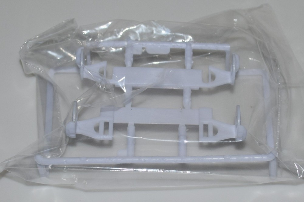 REVELL 2015 CORVETTE C7.R 14304 ⭐PARTS⭐ FRONT & REAR DISC BRAKE ASSEMBLIES 1:25