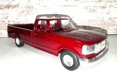 Vintage 1993 AMT ERTL Ford F-150 XLT Medium Cabernet Promo Model Truck 6860