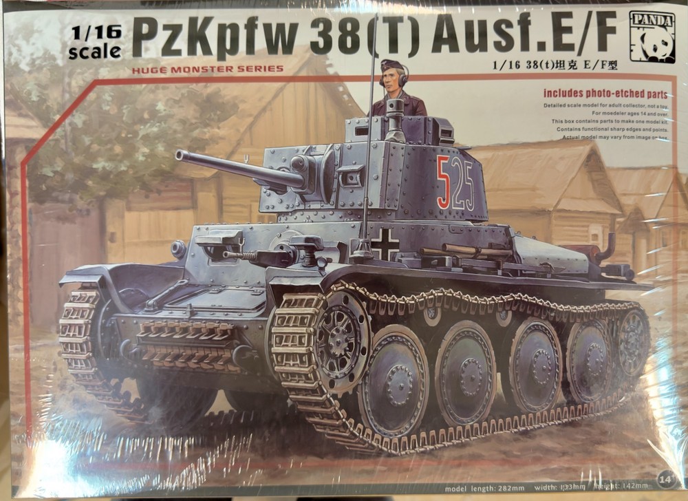 Panda 16001 1:16 German WWII PzKpfw 38(T) Ausf E/F Tank Model Kit