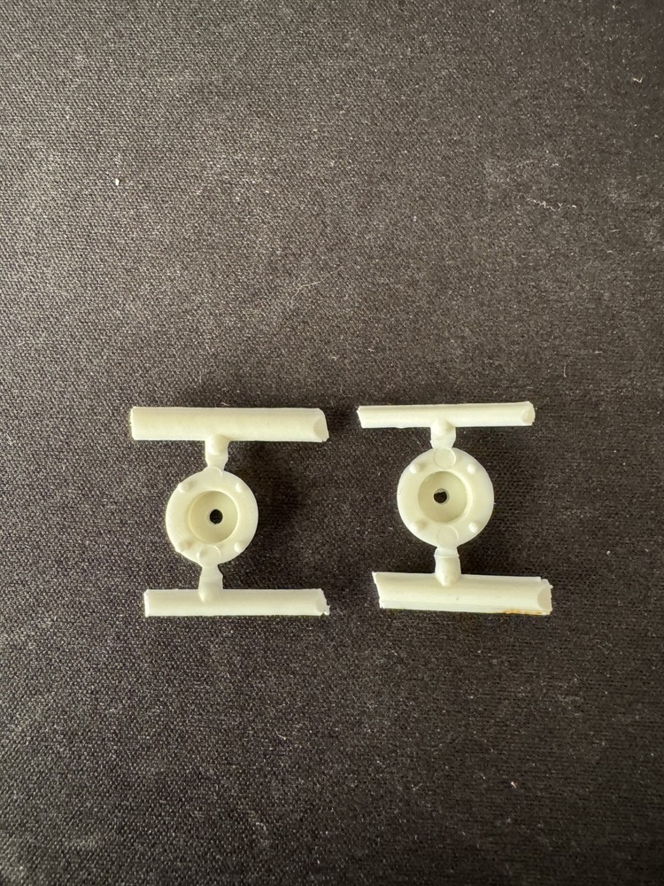 AMT 31838 1/25 57 Ford Fairlane Parts Kit Bash Brake Backing Plates