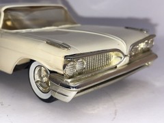 AMT Promo 1959 Pontiac Bonneville HT 1/25 White/Gold Knudsen Award FN-VF+