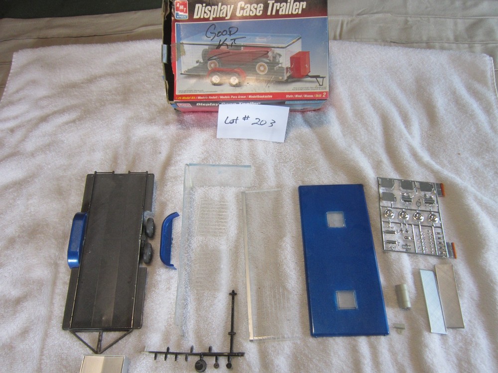 AMT DISPLAY CASE TRAILER JUNKYARD MODEL KIT LOT #203