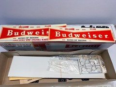 AMT 1:25 Scale Budweiser Fruehauf 40′ Semi Trailer Sealed Inside Boxed Model Kit