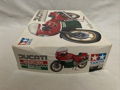 Tamiya 1:12 Scale Ducatil 900 Mike Hailwood Replica Model Kit # 14019 – New ￼