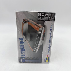 Revell 1970 Dodge Challenger T/A 2 ‘n 1 1/24 Scale Plastic Model Car Kit 85-2596