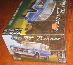 Revell Ford Bronco Truck 1/25 Kit # 85-4320 Factory Sealed 2016 Issue