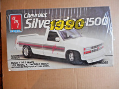 AMT 1990 Chevrolet Silverado C-1500 Model Kit 1/25 NOS Factory Sealed