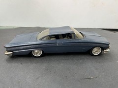 C3 AMT 1960 Pontiac Bonneville Hardtop annual Promo Vintage Car model 1/25 McM.