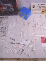 AMT PETERBILT CABOVER PACEMAKER 352 TRACTOR MODEL KIT 1:25 T502