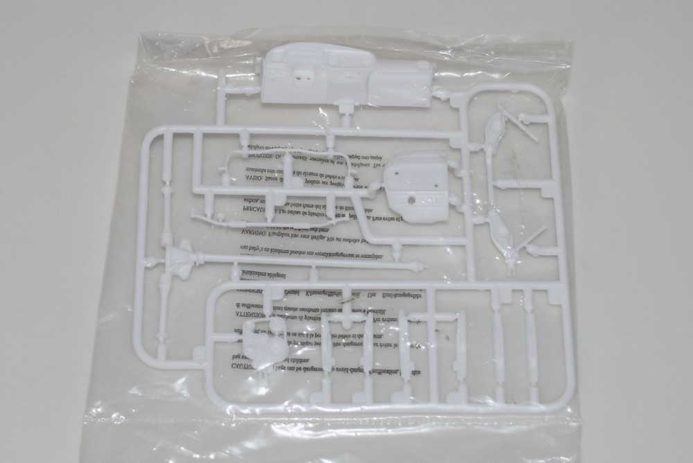 AMT 2021 DODGE CHARGER R/T #1323M/12 ⭐PARTS⭐ DASHBOARD+TIE ROD+MORE 1:25