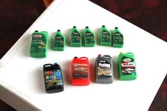1/18 Scale Castrol GTX Green oil product Diorama shop items