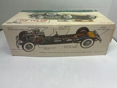 1/18 HUBLEY CLASSIC METAL KIT 1932 MODEL SJ DUESENBERG 150 PARTS