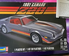 Revell 1981 Camaro Z28 1/25th Scale Kit #14526 Parts Rims and Tires kit bash