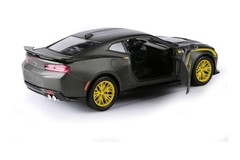 Chevrolet Camaro ZL1 2017 #90 Matte Black w/Yellow Stripes 1/24 Model Car