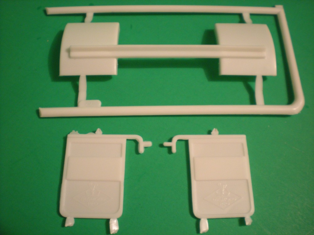 Diamond Reo 1/25 AMT Mud Flaps Rear Fenders Truck Tractor Semi Big Rig