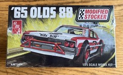 AMT 1965 Olds 88 Modified Stocker 1/25 Model Kit AMT 1474