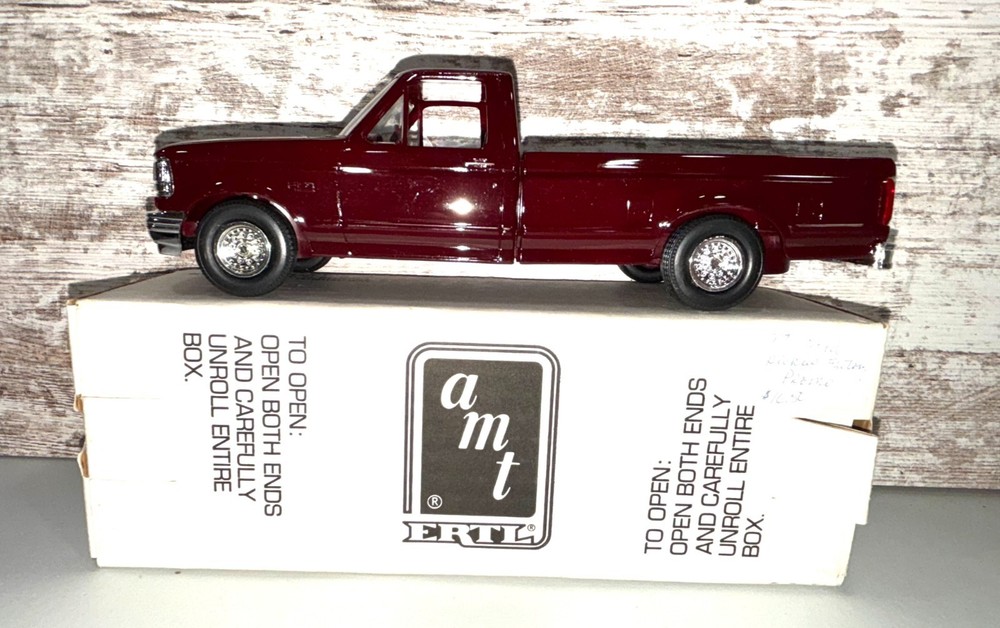 Vintage 1993 AMT ERTL Ford F-150 XLT Medium Cabernet Promo Model Truck 6860