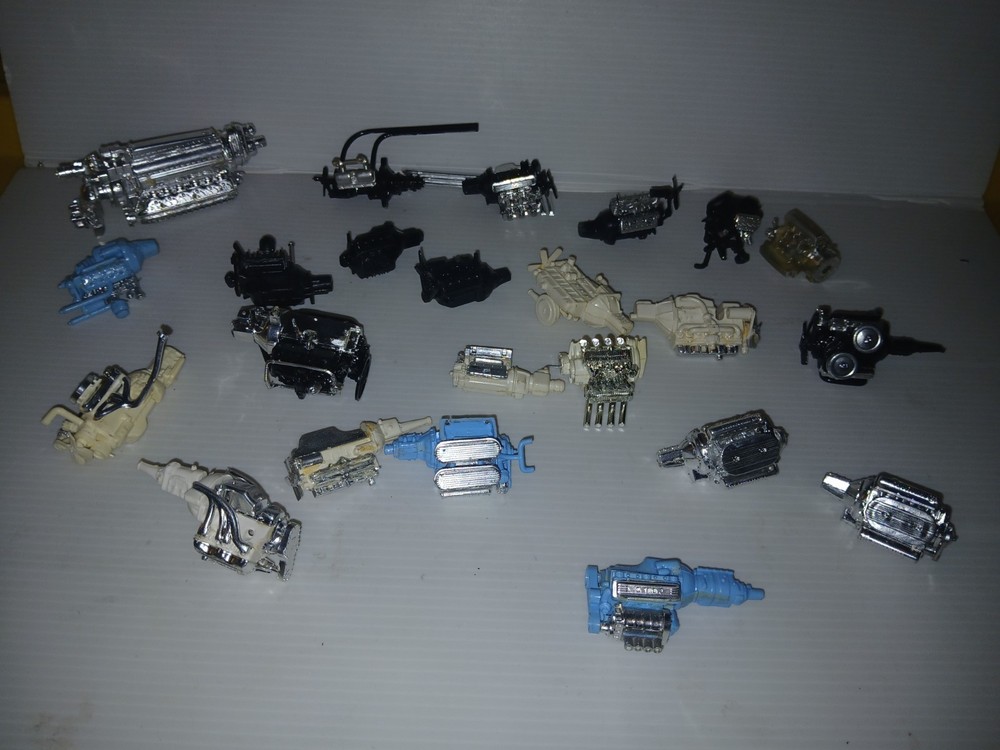 Monogram Revell Junkyard Built Parts Lot 1/24 1/25 Plastic Motors
