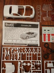 VINTAGE REVELL 2001 CORVETTE Z06 Model Kit New Open Box Complete/started 1/25