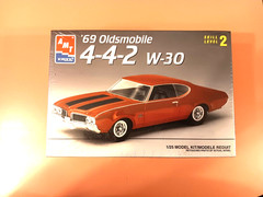 Vintage – AMT- Model Kit #8232- 1969 Oldsmobile 4-4-2, NIB Last One