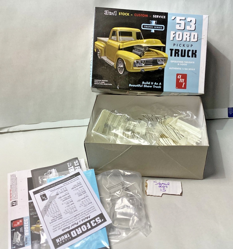 AMT Round2Model AMT#882/12 ‘53 Ford Pick-up model kit sealed contents 1:25