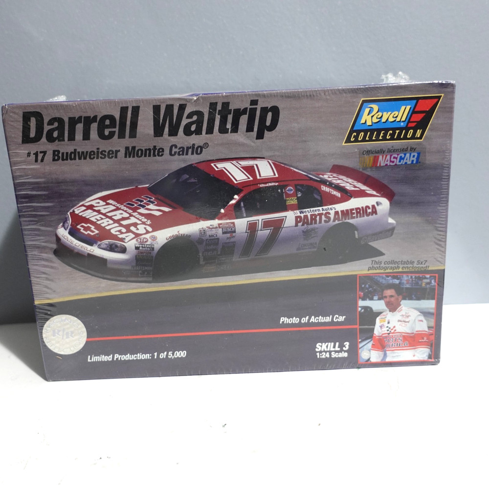 Revell Model Kit Darrell Waltrip #17 Budweiser Monte Carlo 1:24 Scale SEALED BOX