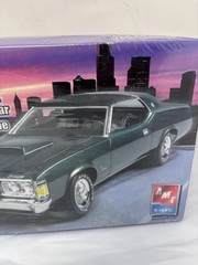 AMT ERTL Mercury Cougar Street Machine 1:25 Model Car Kit 38206-1HD