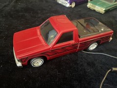 Lindberg Chevy S-10 Lowrider Bed Dancer! 1/22 Model Kit Build n’ Play! Rare!!!