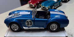 Revell Shelby Cobra 427 Racing 1/24 Blue/ White Stripes #33 with side pipes