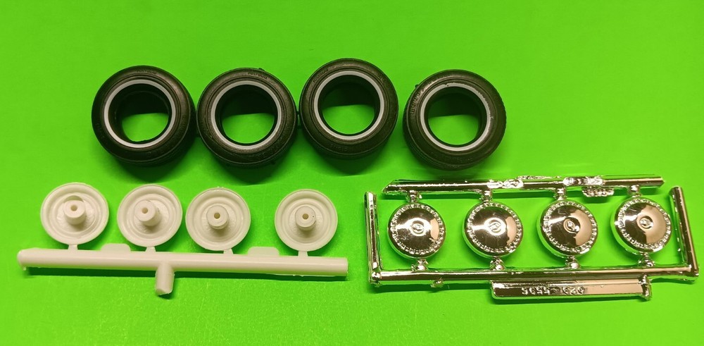 1976 Chevy Caprice 1/25 Hub Cap Rim Wheel Goodyear Polyglass Whitewal Tire