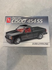 AMT Chevrolet C1500 454 SS 1/25 Model Kit, Sealed