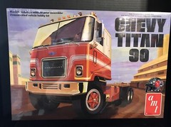 AMT 1417/06 CHEVY TITAN 90 TRUCK TRACTOR MODEL KIT-NIB-1/25 SCALE