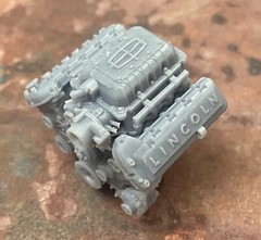 1:24 Scale: Ford Engine Pack; 3 Engines: Coyote 5.0, GT350 VooDoo;Custom Lincoln