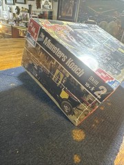 1999 AMT/ERTL: The Munsters Koach Model Kit *Factory Sealed* NOS 1:25 KEY 🔥