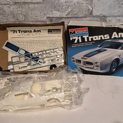 Monogram 1971 Trans Am Pontiac 1:32 Plastic Unassembled Model Kit Car White 2000