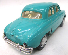 1959-60 RENAULT DAUPHIN turquoise 1/24 Hubley friction dealer promo model
