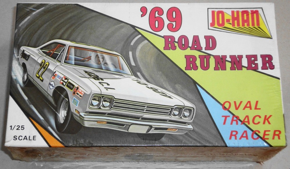 JO-HAN ’69 PLYMOUTH ROADRUNNER 1/25 sealed