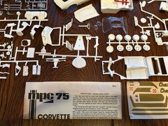 MPC 1975 Chevy Corvette Coupe Unbuilt Model Car Kit # 1-7505