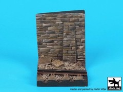 Black Dog 1/35 Wall with Railroad Track Section Diorama Base (55 x 55mm) D35098