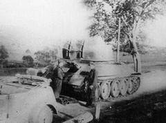 1/72 WWII T-34 with ZSU Flak 38 Military Wheels7213 Models kits