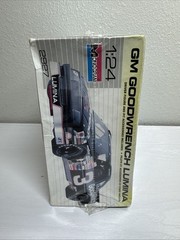 Revell RM Kustom BONE DADDY Chopper 85-7317 & Monogram Dale Earnhardt Model Kits